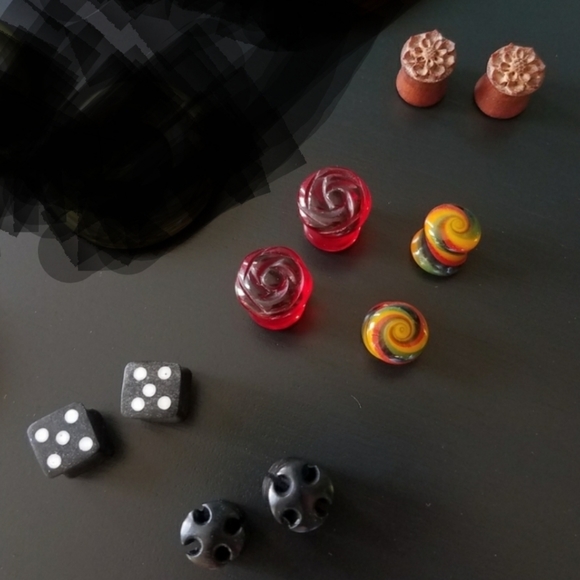 Jewelry - Bundle of Wood, Glass and Horn 0 & 2 Plug Gauges